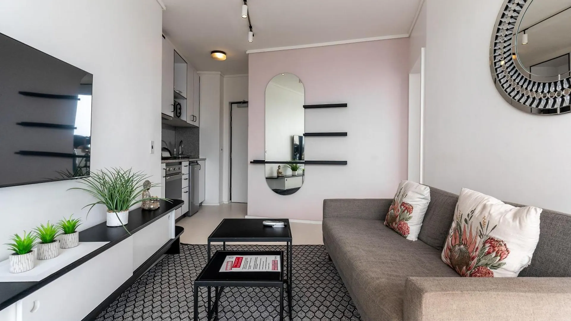 Flamingo 701: 7Th Floor Sea View Apartment Ciudad del Cabo